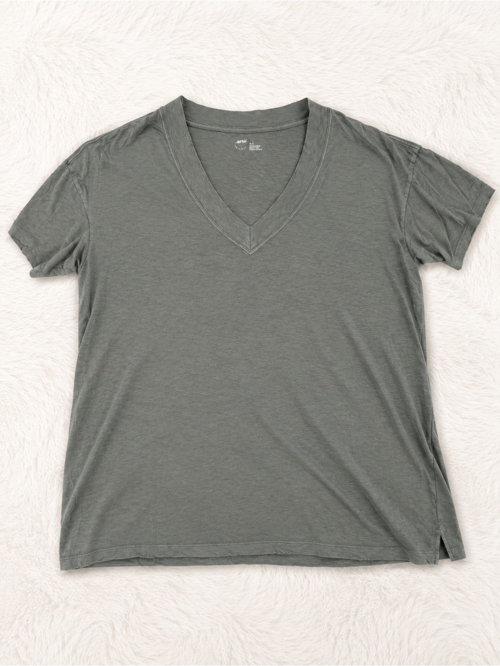 Aerie Women’s V-Neck Tee in Olive Gray
